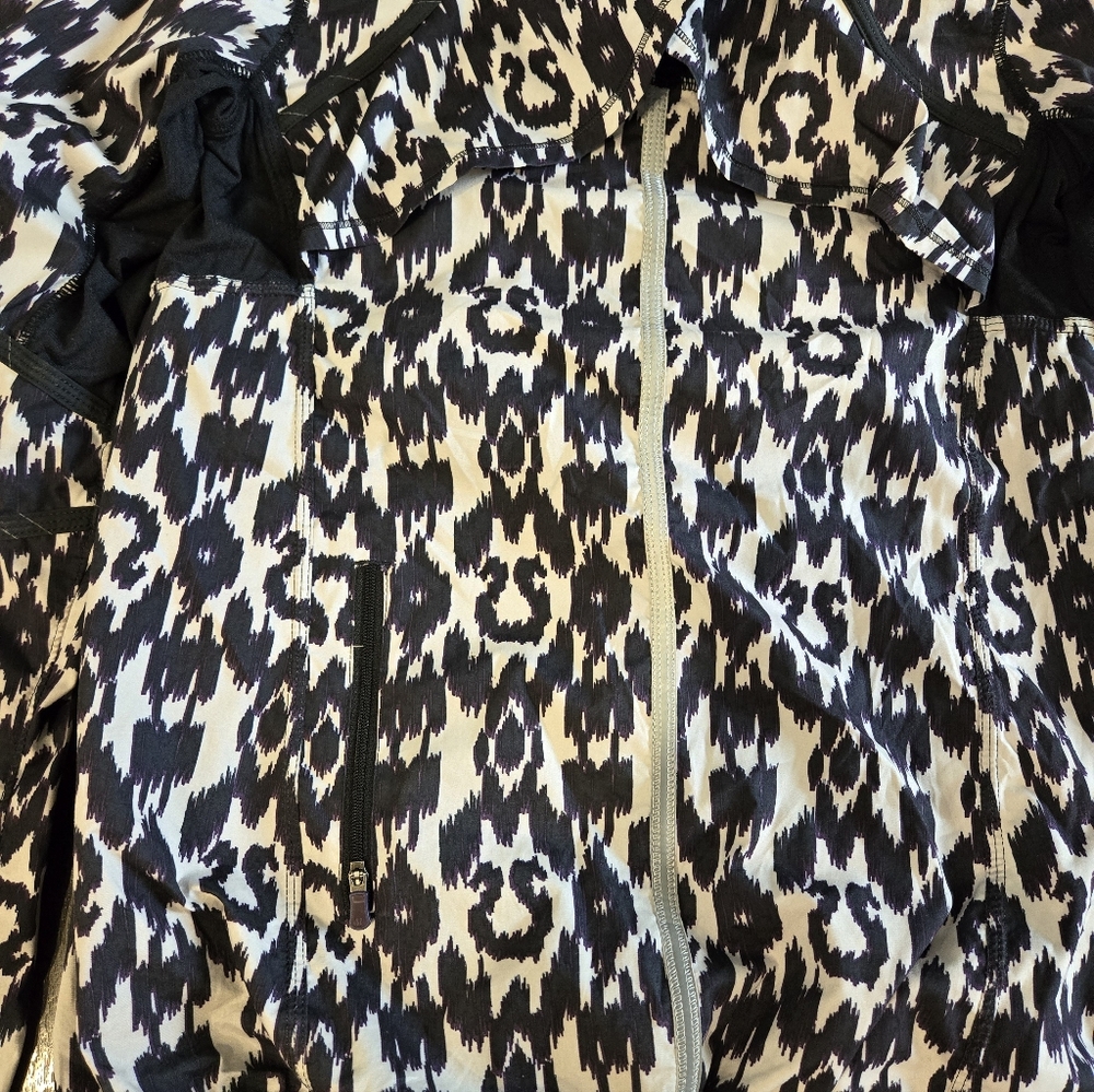 Lululemon - Picture 4 of 4
